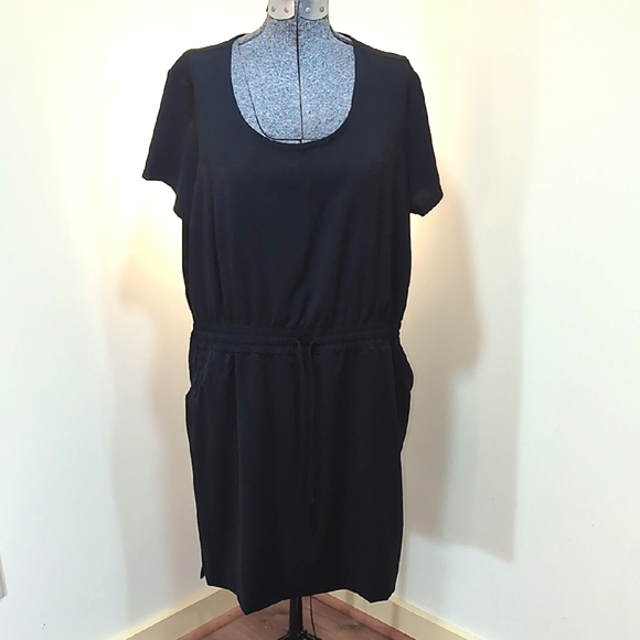 32 Degrees Dresses & Skirts - 32 Degrees Cool Women's Black Short Sleeve Dress